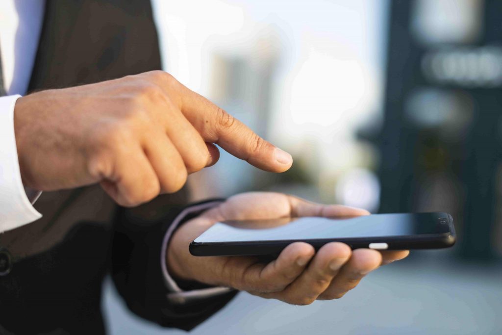 CRM ve Mobil Uygulamalar: Müşterilerinizi Her Zaman ve Her Yerde Nasıl Yakalayabilirsiniz?