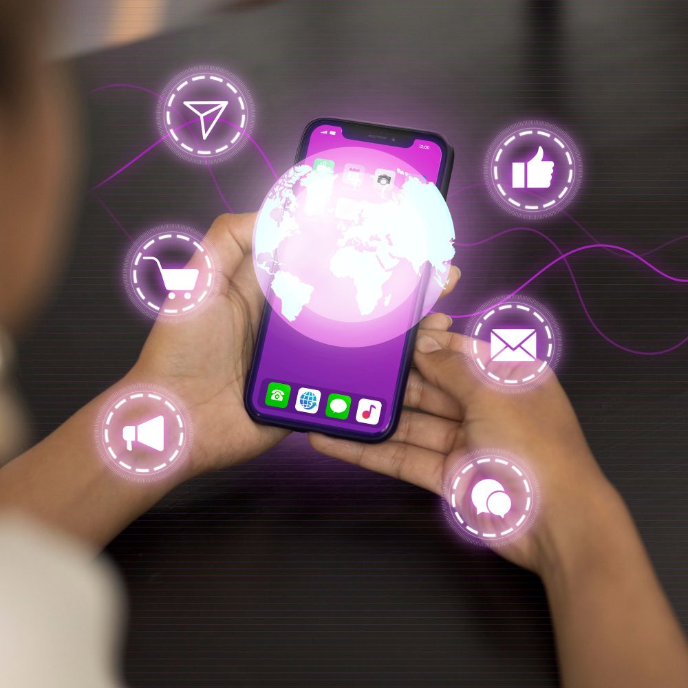 social-media-marketing-concept-marketing-with-applications (1)-min Mobil İş Süreçleri: CRM ile Verimlilik Nasıl Artırılır?